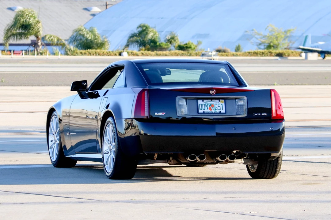 2008 Cadillac XLR-V - Image 25 of 31