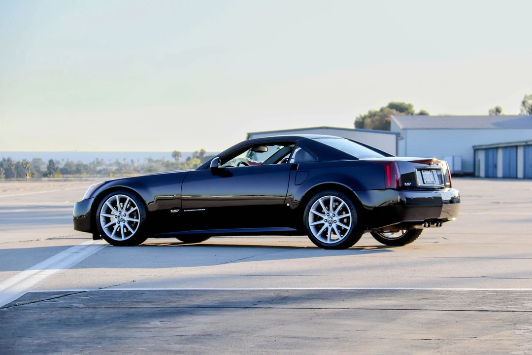 2008 Cadillac XLR-V - Image 20 of 31