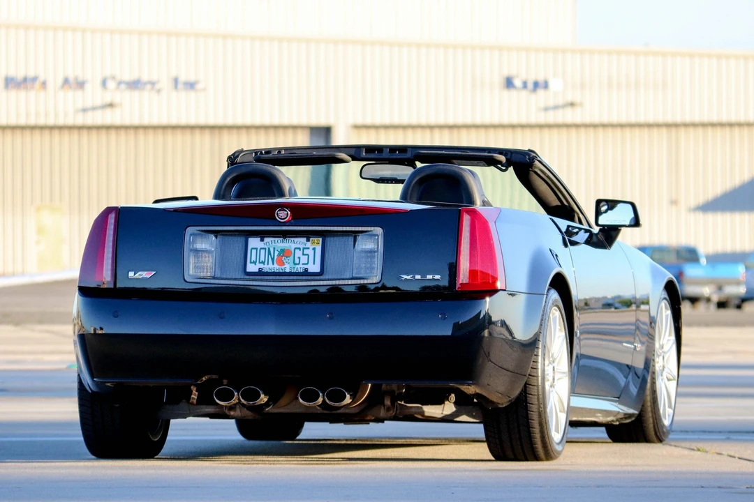 2008 Cadillac XLR-V - Image 29 of 31