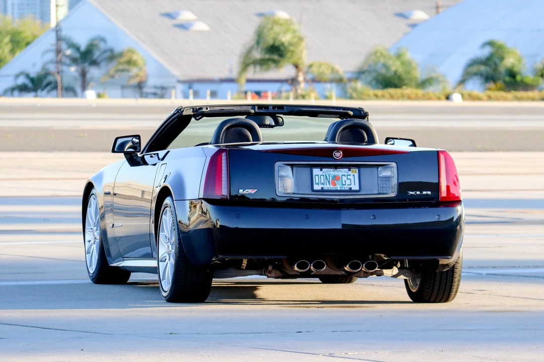 2008 Cadillac XLR-V - Image 24 of 31