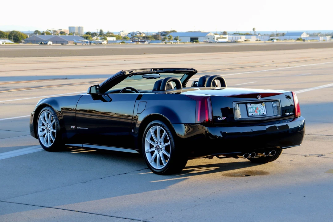 2008 Cadillac XLR-V - Image 22 of 31