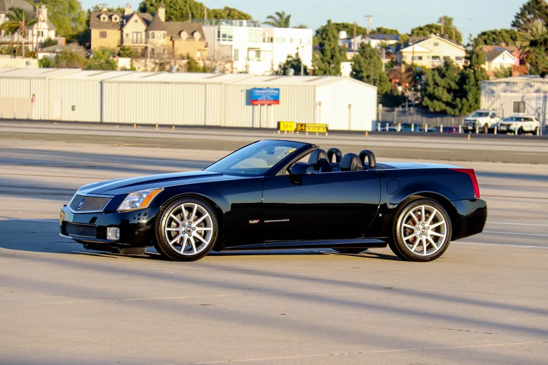 2008 Cadillac XLR-V - Image 15 of 31