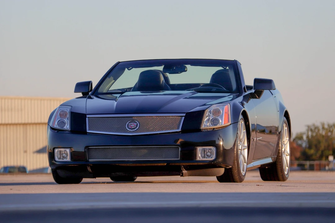 2008 Cadillac XLR-V - Image 11 of 31