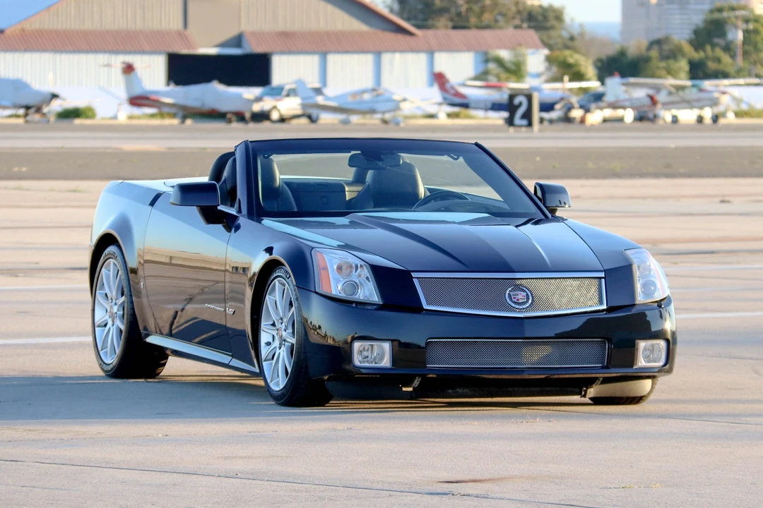 2008 Cadillac XLR-V - Image 5 of 31