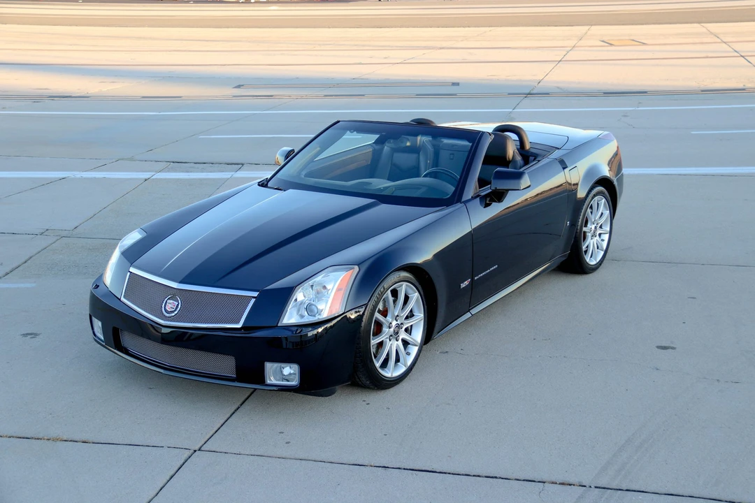 2008 Cadillac XLR-V - Image 13 of 31