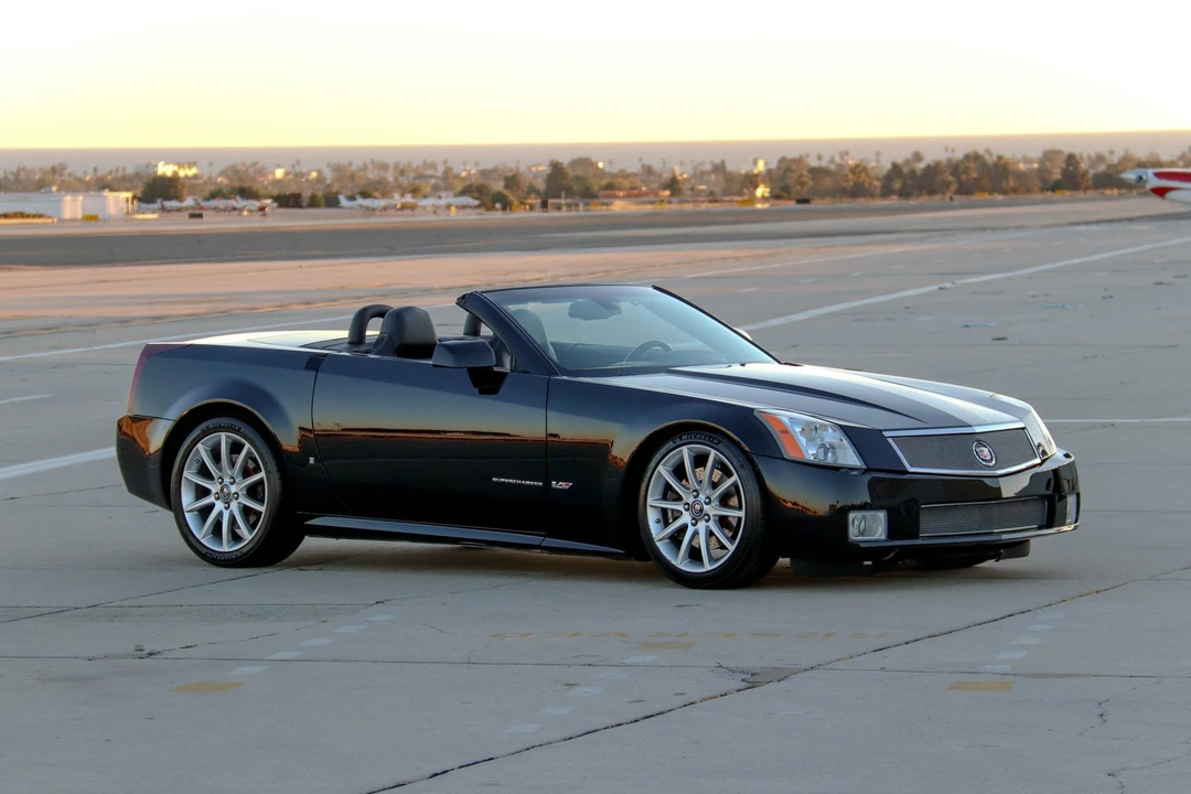 2008 Cadillac XLR-V - Image 4 of 31