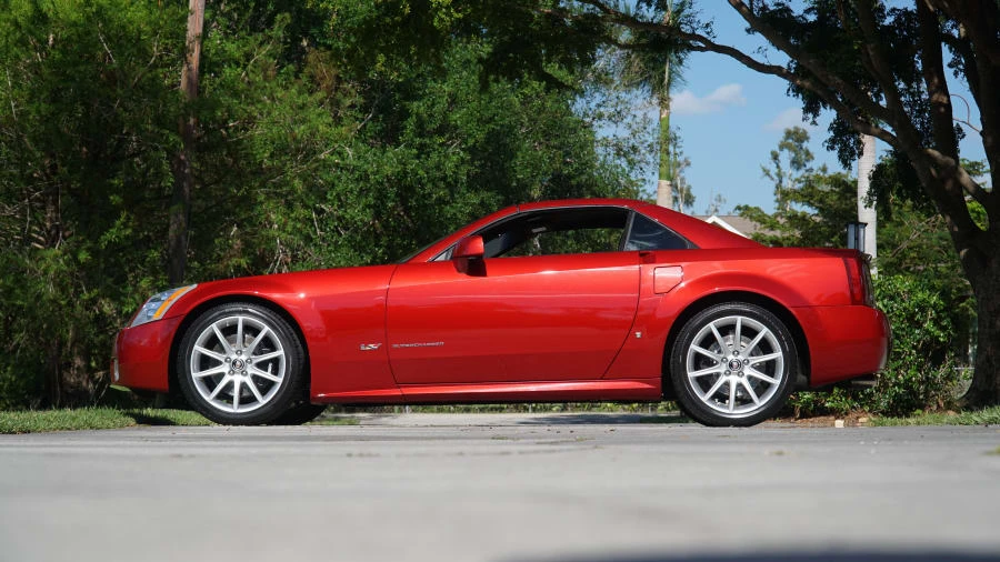 2008 Cadillac XLR-V - Image 2 of 24