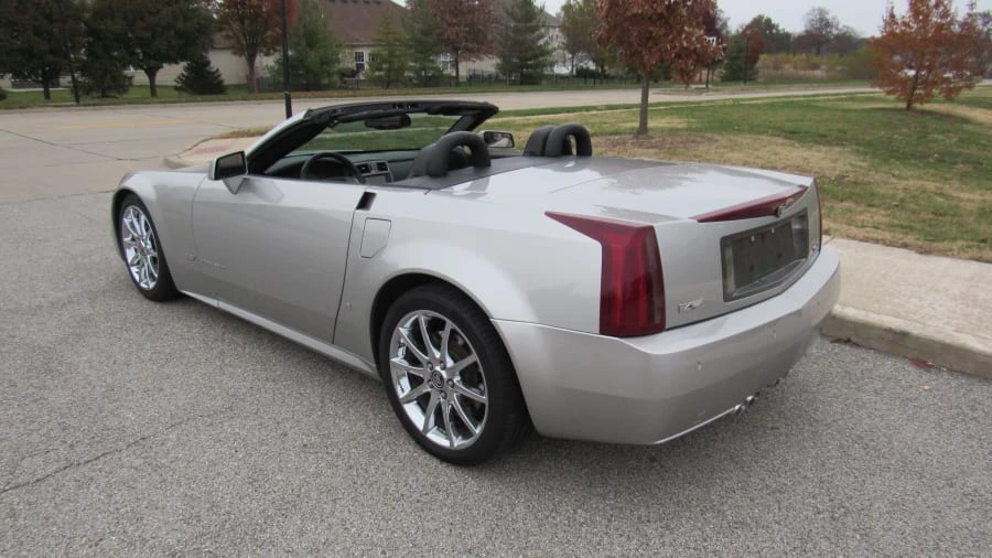 2008 Cadillac XLR-V - Image 3 of 10