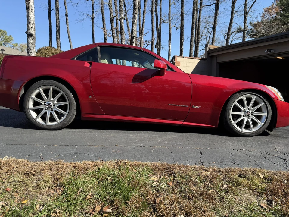 2008 Cadillac XLR-V - Image 13 of 31