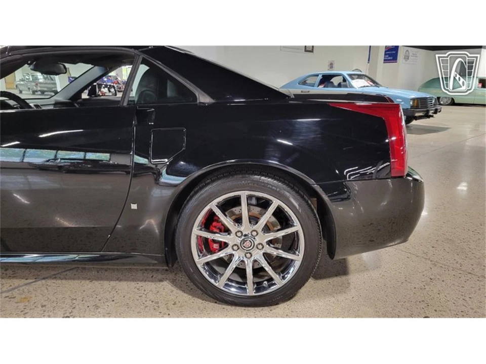 2008 Cadillac XLR-V - Image 10 of 31