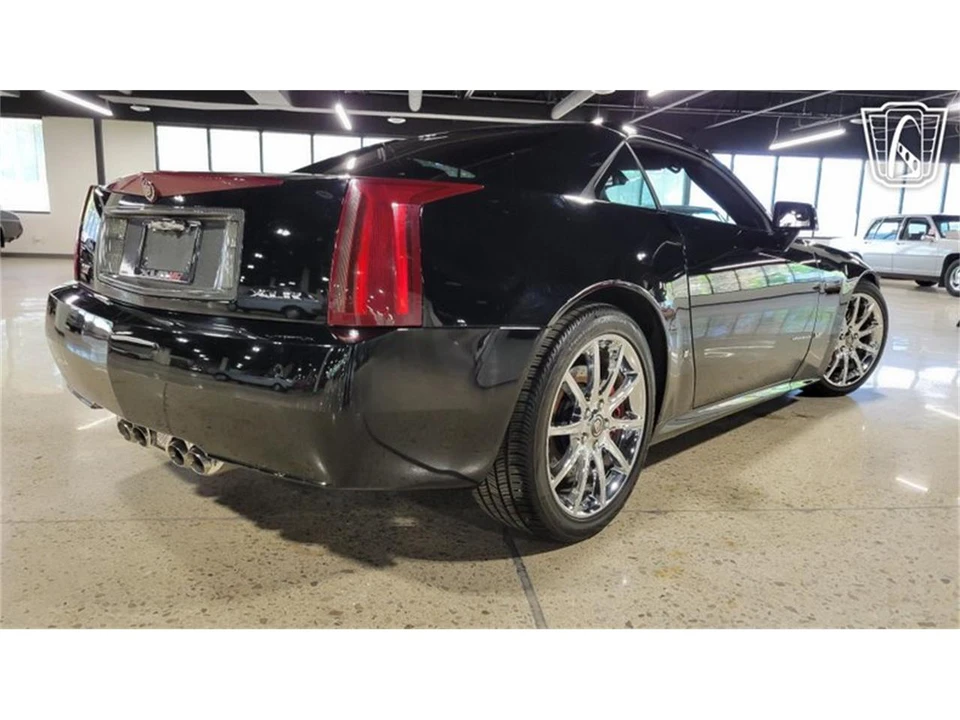 2008 Cadillac XLR-V - Image 17 of 31