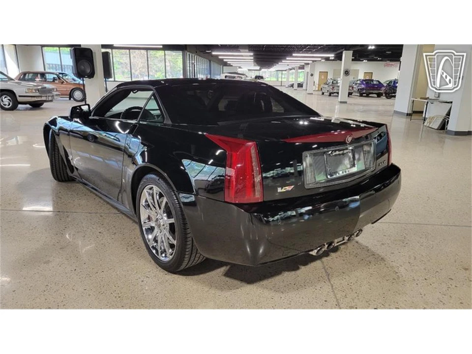 2008 Cadillac XLR-V - Image 12 of 31