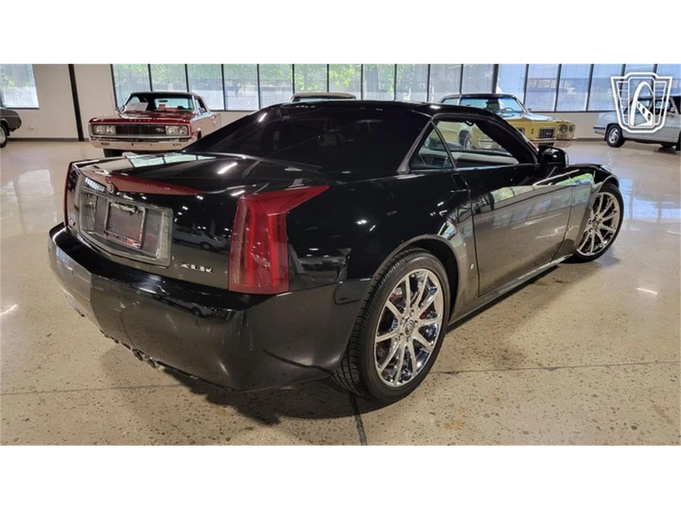 2008 Cadillac XLR-V - Image 18 of 31