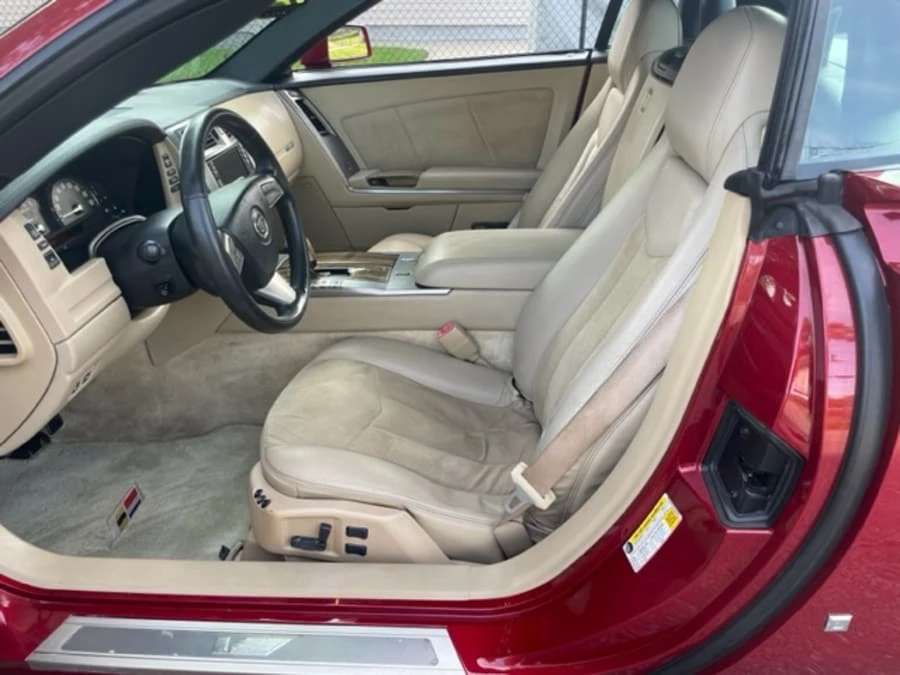 2008 Cadillac XLR-V - Image 28 of 29