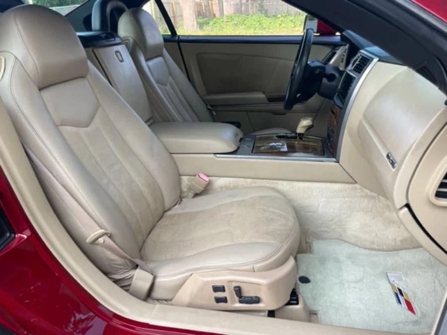 2008 Cadillac XLR-V - Image 20 of 29