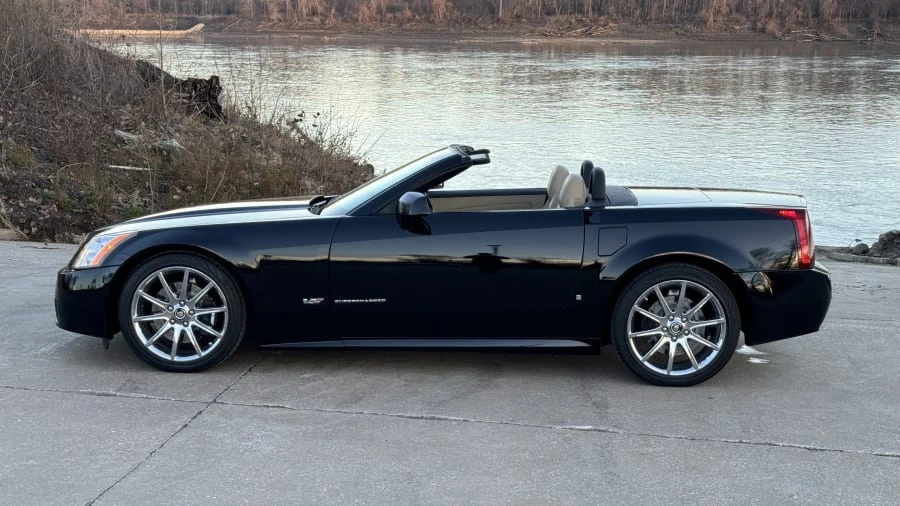 2008 Cadillac XLR-V - Image 2 of 12