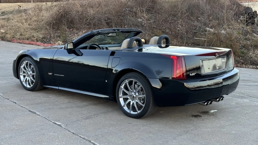 2008 Cadillac XLR-V - Image 3 of 12