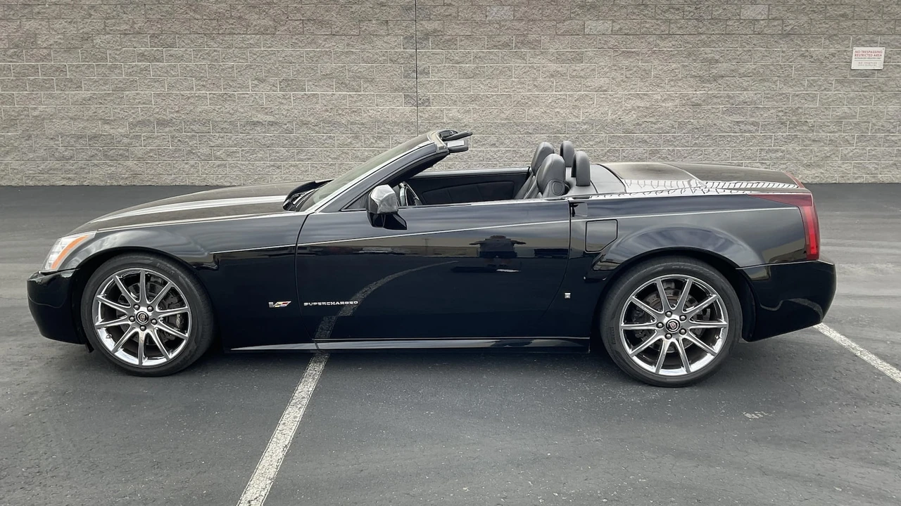 2008 Cadillac XLR-V - Image 2 of 12