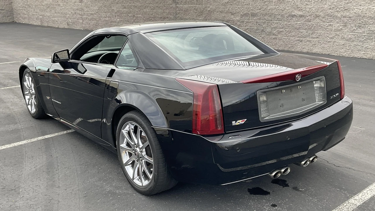 2008 Cadillac XLR-V - Image 10 of 12