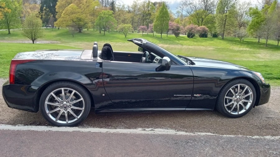 2008 Cadillac XLR-V - Image 2 of 27