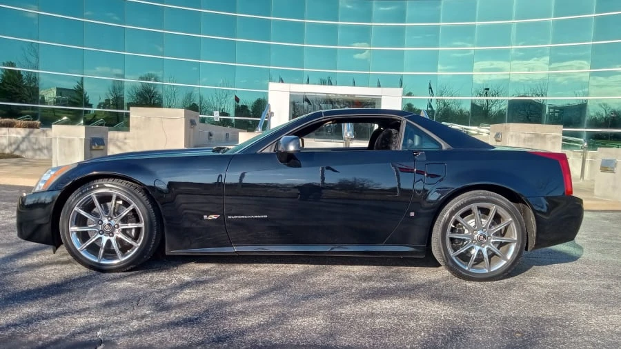 2008 Cadillac XLR-V - Image 10 of 27