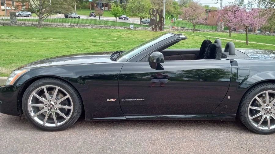 2008 Cadillac XLR-V - Image 11 of 27