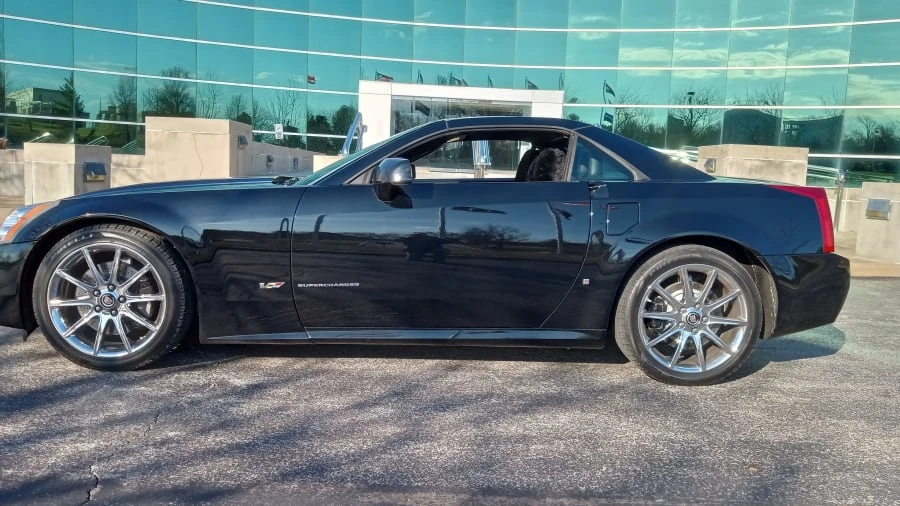 2008 Cadillac XLR-V - Image 12 of 27