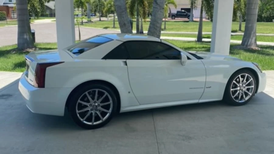2008 Cadillac XLR-V - Image 2 of 12