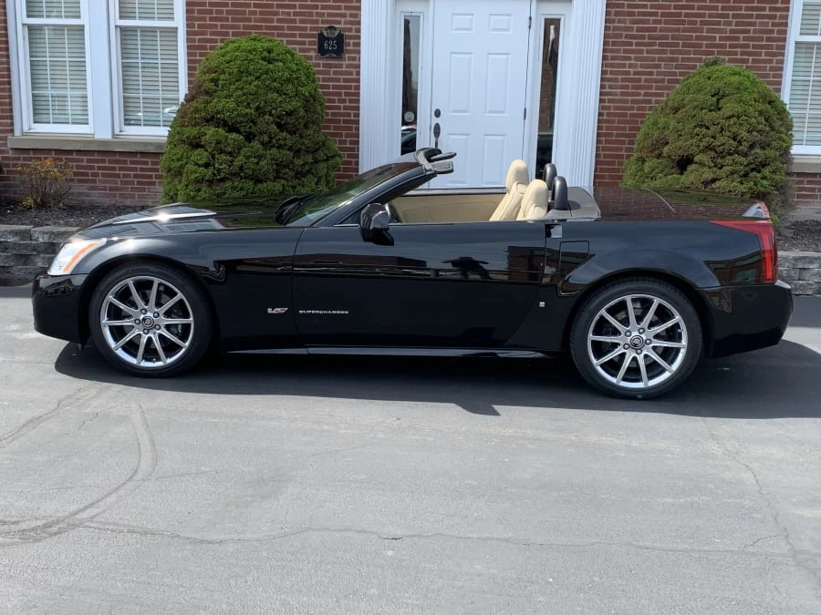 2008 Cadillac XLR-V - Image 2 of 10