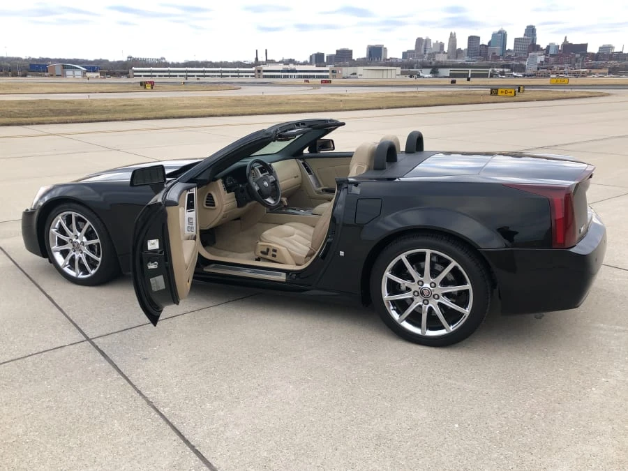 2008 Cadillac XLR-V - Image 3 of 9