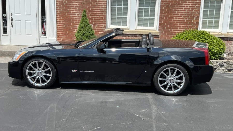 2008 Cadillac XLR-V - Image 2 of 12