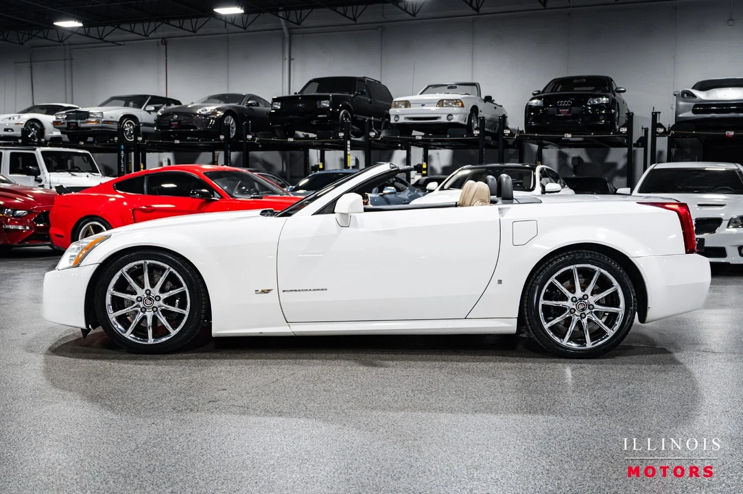 2008 Cadillac XLR-V - Image 2 of 21
