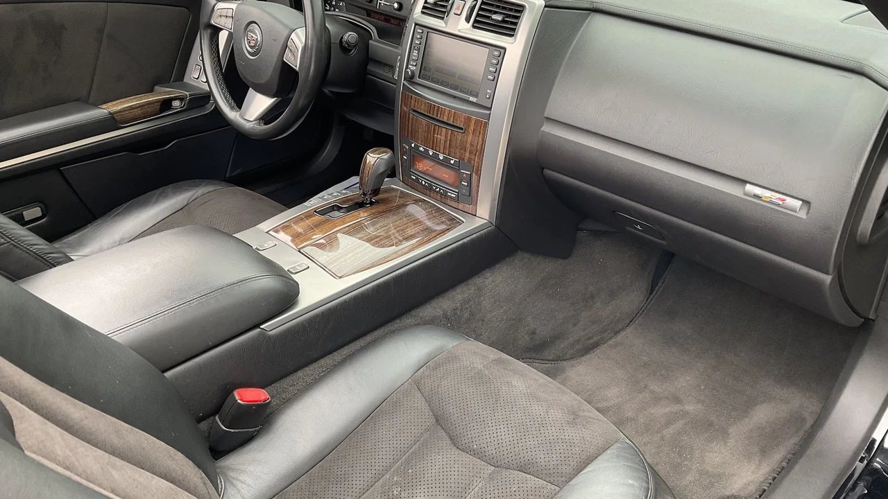 2008 Cadillac XLR-V - Image 5 of 16