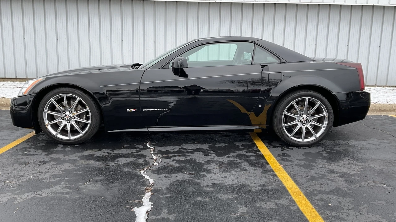 2008 Cadillac XLR-V - Image 15 of 16