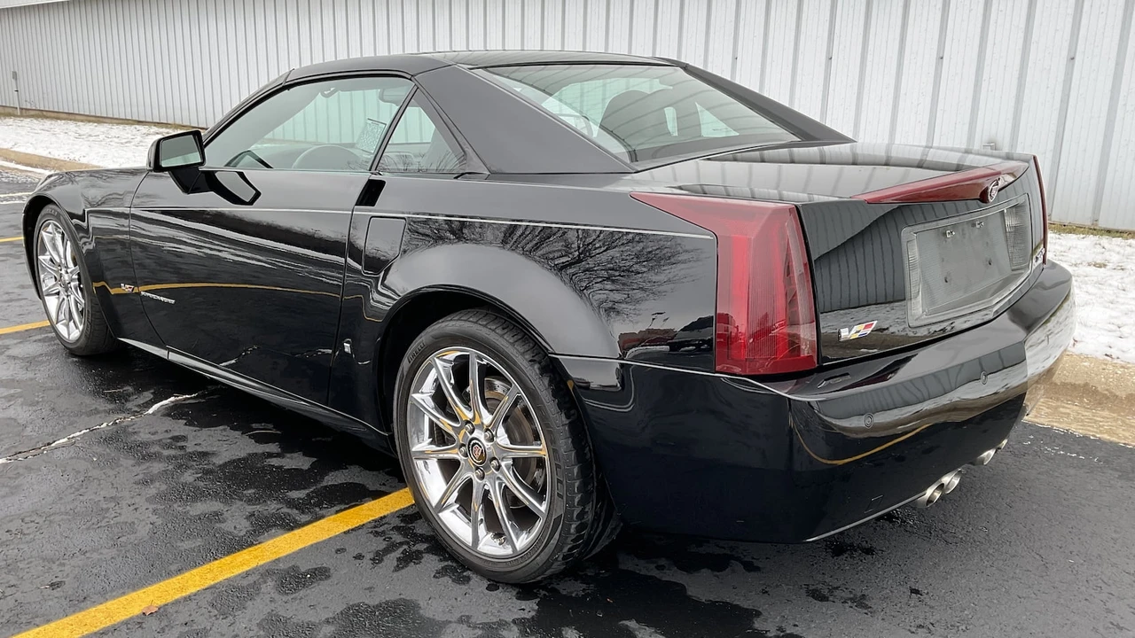 2008 Cadillac XLR-V - Image 16 of 16