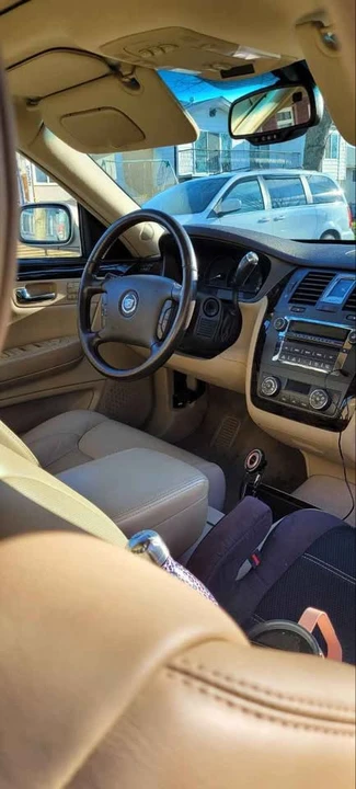 2008 Cadillac DTS - Image 3 of 7