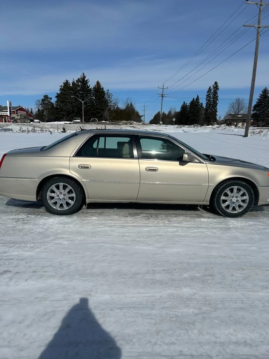 2008 Cadillac DTS - Image 2 of 7