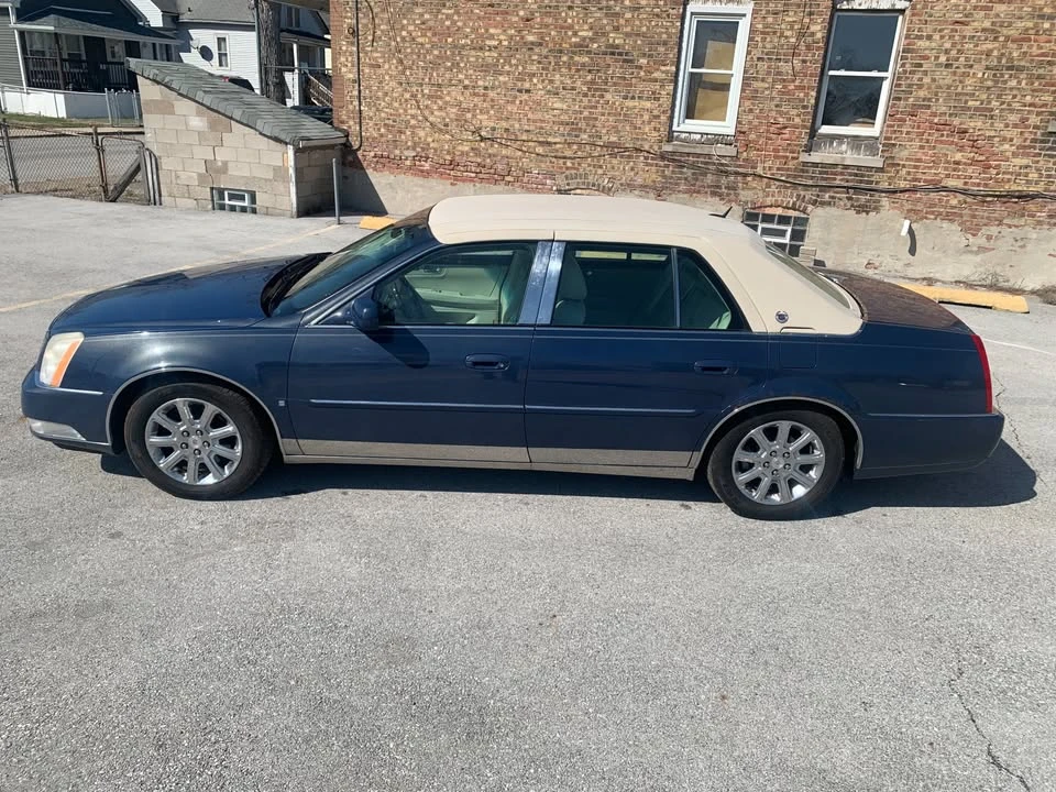2008 Cadillac DTS - Image 2 of 16