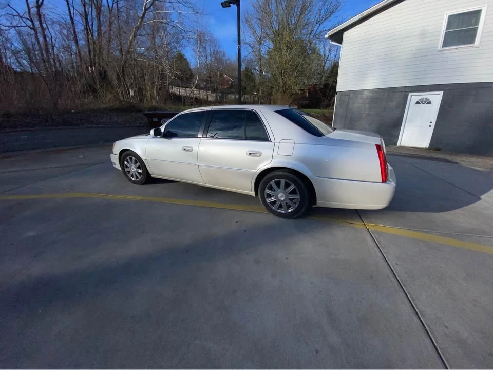 2008 Cadillac DTS - Image 6 of 10