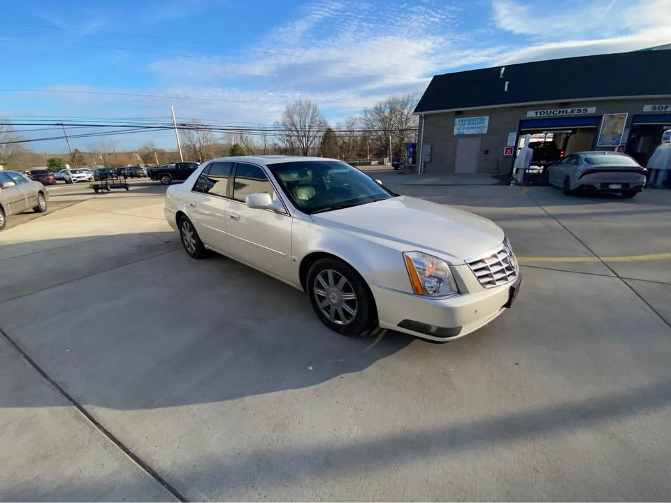 2008 Cadillac DTS - Image 3 of 10