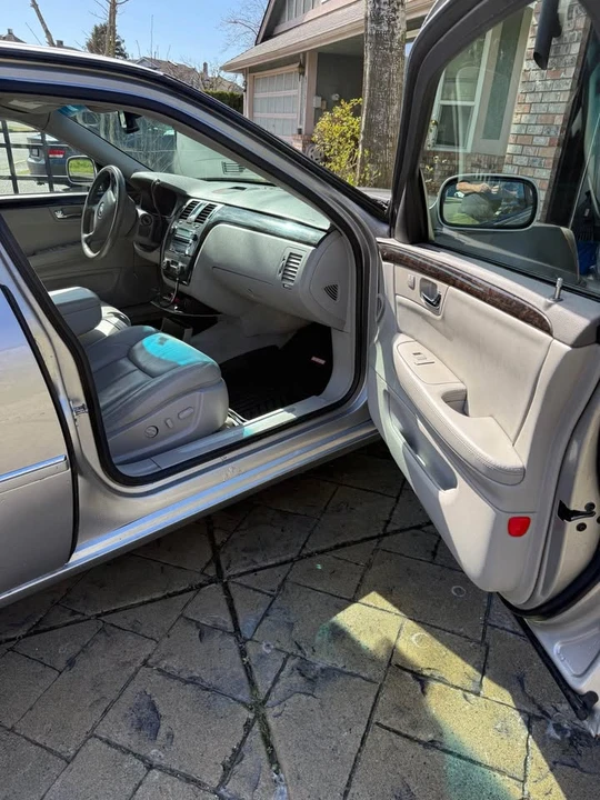 2008 Cadillac DTS - Image 6 of 11