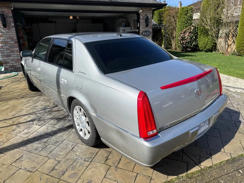 2008 Cadillac DTS - Image 2 of 11