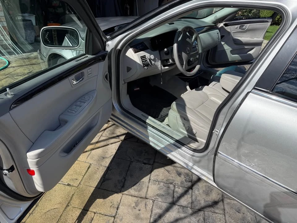 2008 Cadillac DTS - Image 8 of 11