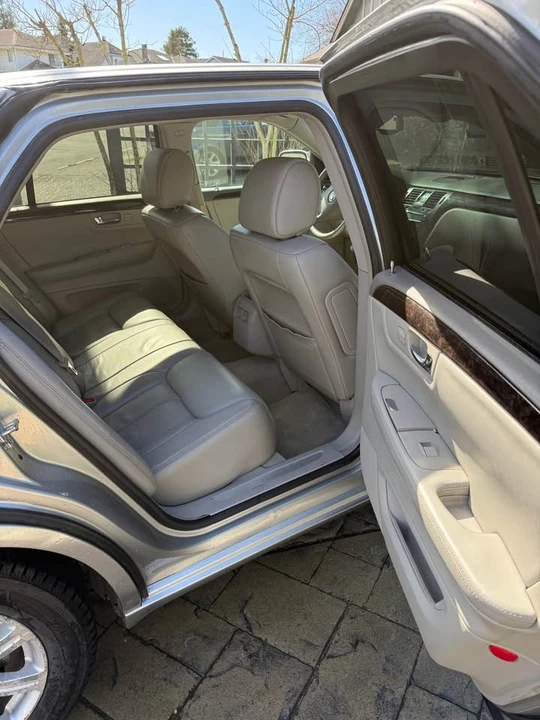 2008 Cadillac DTS - Image 10 of 11