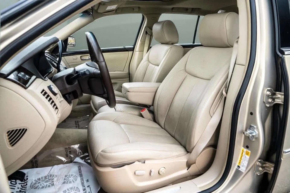 2008 Cadillac DTS - Image 16 of 17