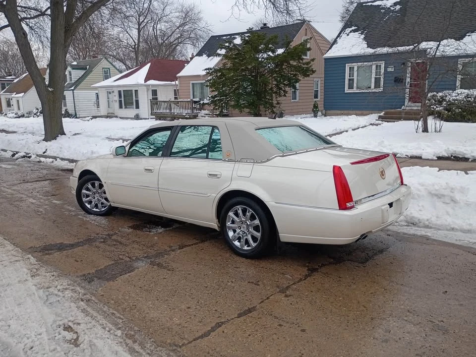 2008 Cadillac DTS - Image 5 of 11