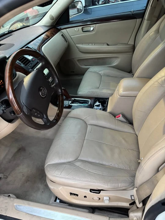 2008 Cadillac DTS - Image 6 of 8