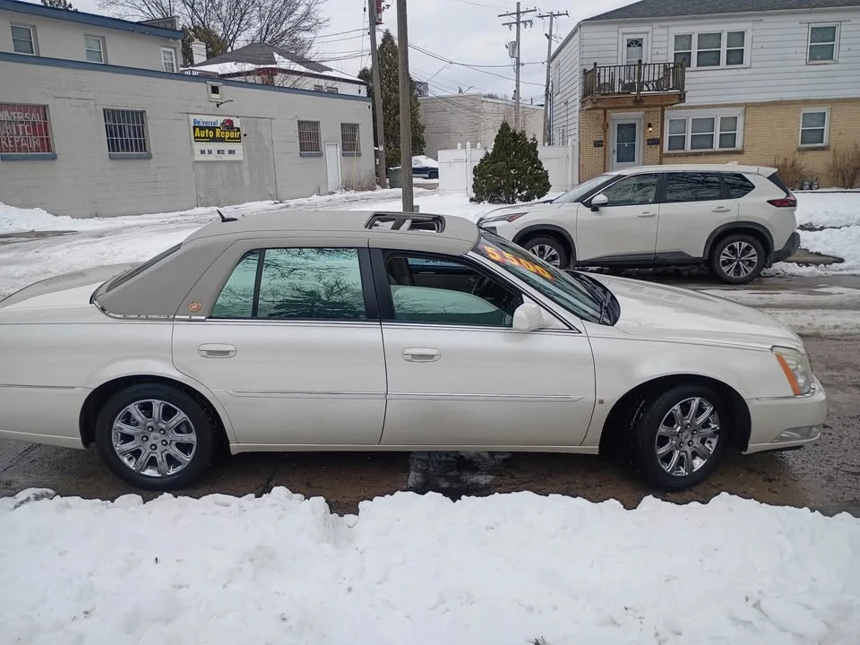 2008 Cadillac DTS - Image 10 of 11