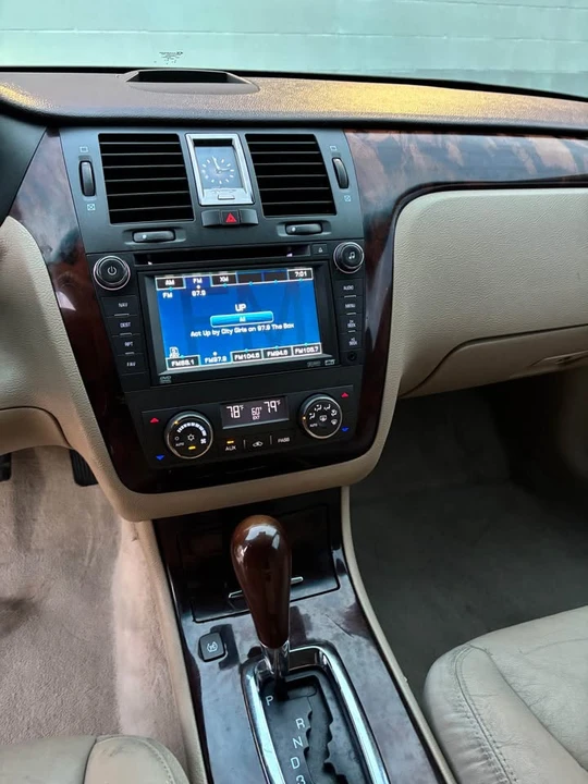 2008 Cadillac DTS - Image 5 of 8