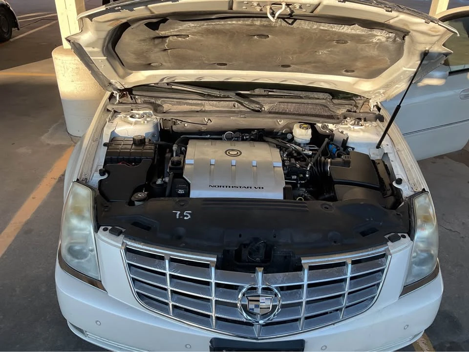 2008 Cadillac DTS - Image 4 of 8